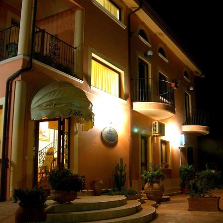 Villa Aurora Le Castella  Exteriör bild